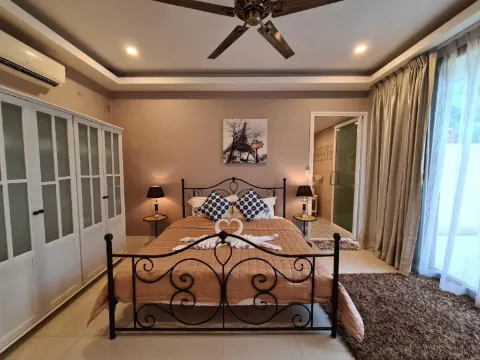 ห้องสแตนดาร์ด เตียงใหญ่ 1 เตียง