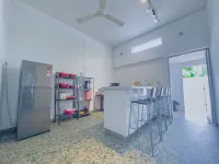 Tanjung Bungah Semi-D | Beach | 20 Pax | 6 Cars