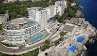Royal Blue Hotel - 5-Star