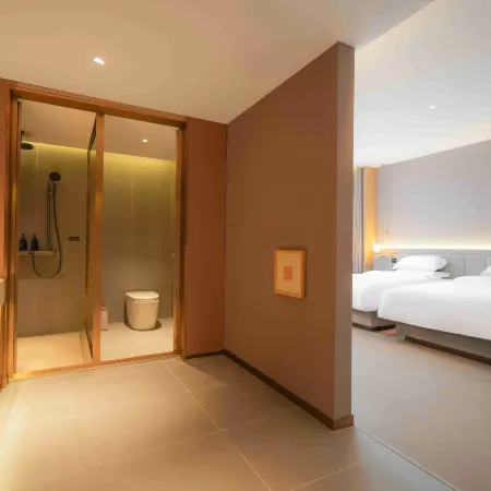 Yilong Hotel (Jiuzigu Ancient Town)
