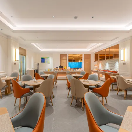 Vienna Hotel (Jinghe People's Park Branch)