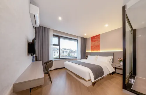 Ningming Yuelai Holiday Hotel