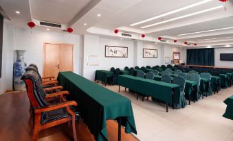 Hotan Zhongzhou Huayu Business Hotel (Railway Station Branch)