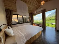 S Plus Bungalow Hotels in Ta Van