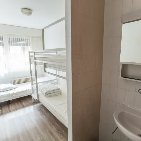 city hostel Geneva sarl