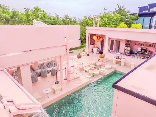 Flowering Villa - بار