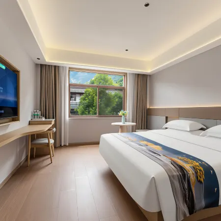 Meet Karst Cave Hotel (Zhashui Karst Cave National Geopark Branch)