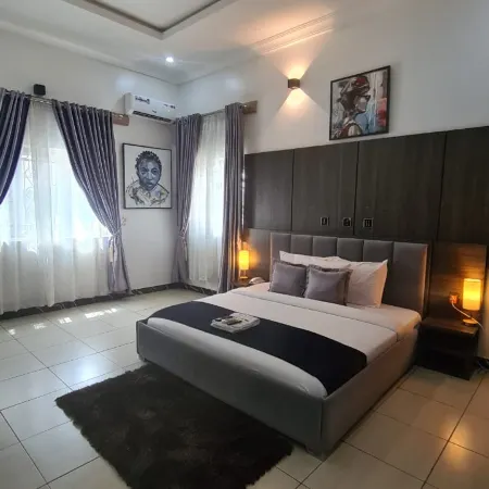Devon's 5BR pool villa, gated in Sun City Estate, Abuja