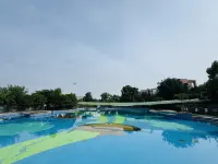 Wuhu Country Garden Phoenix Hotel - Pools