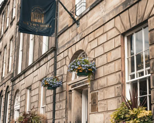 New Town Hotel Hotels near Broughton
