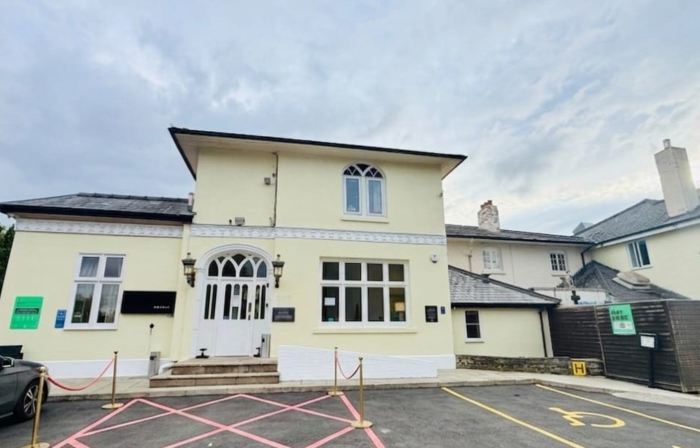 Wrexham Llyndir Hotel by Belvilla