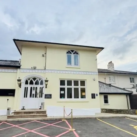Wrexham Llyndir Hotel by Belvilla
