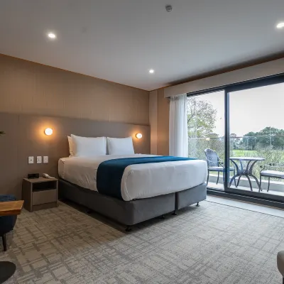 Serene suites Hotels near University of Waikato