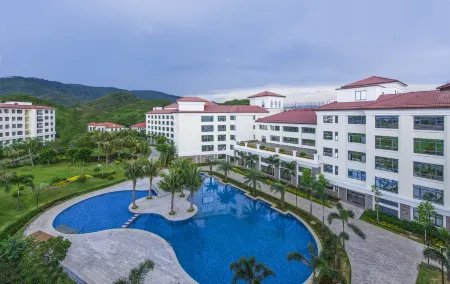 Kelly Garden Hotel (Changjiang County Government Branch)