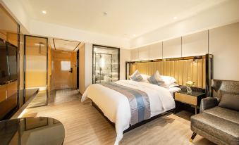 BaiLiQuanZhiJiuDian Hotel (Jiangmen East Railway Station Jianghai Square)