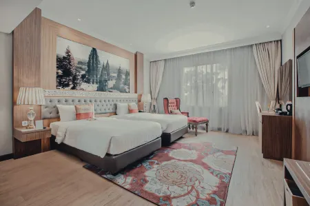 Ramada Suites by Wyndham Solo