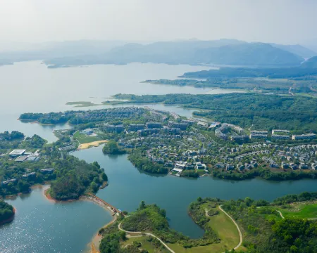 Floral Lux Hotel · Yunshuiqi Hotel (Lushan Xihai Branch) Hotels in Wuning County