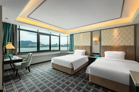 Xana Hotelle Hotel (Zhaoqing Qixingyan Scenic Area Ancient City Wall)