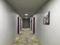 Caiyuan Business Hotel (Ankang Railway Station)