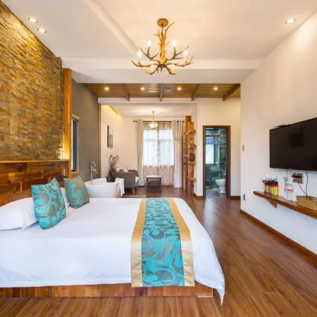 Stream Banks Private Hostel