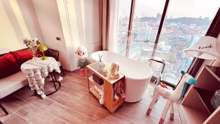 EDGE Central Sea View Holiday inn· Infinity Pool · 180 ° Panoramic Sea View (Pattaya Beach )