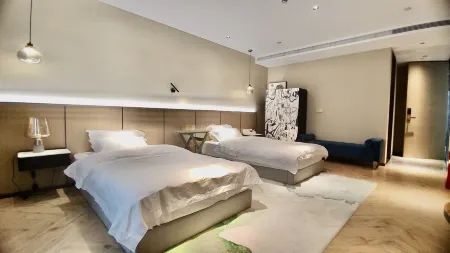 Dafen International Art Tribe Homestay (Buji Shenzhen East Station Branch)