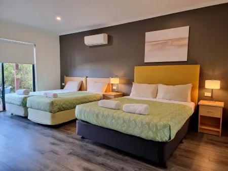Seaview Motel & Apartments