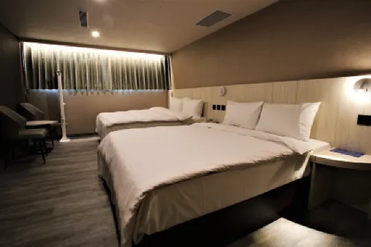 Jinhong Hostel Hotels near Ningxia Night Market