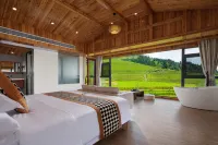 Longji West Window Moon Homestay (Jiulong Wuhu Observation Deck)