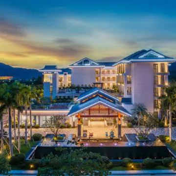 Sanya Yalong Bay No.99 Suite Resort Отели рядом со станцией Yalongwan Railway Station