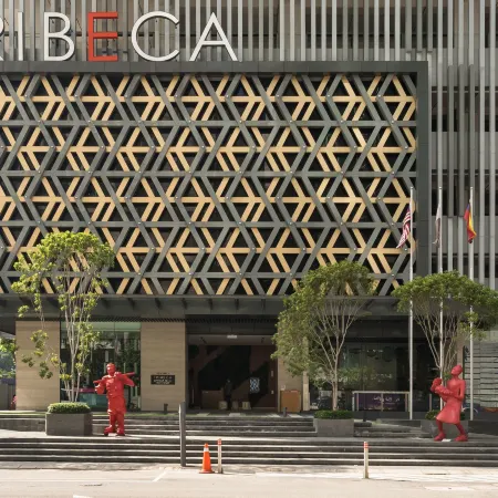 Tribeca Serviced Hotel by Millennium Отели рядом с достопримечательностью «Торговый центр Starhill Gallery»