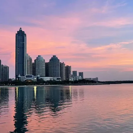 Waiting for You Designer Homestay (Zhanjiang Jinshawan)