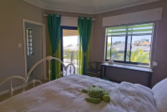 Sunny Ocean View Retreat