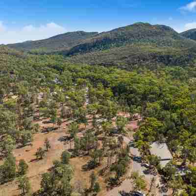 Discovery Resorts - Wilpena Pound Hotel Exterior