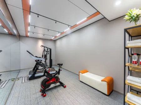 Kyriad Hotel (Dongying Shengli Petroleum Administration Railway Station) Отели рядом с достопримечательностью «Академия Инженерных Инженерных Институт»