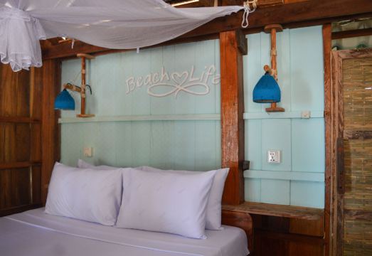 팜 비치 방갈로 리조트 수영장