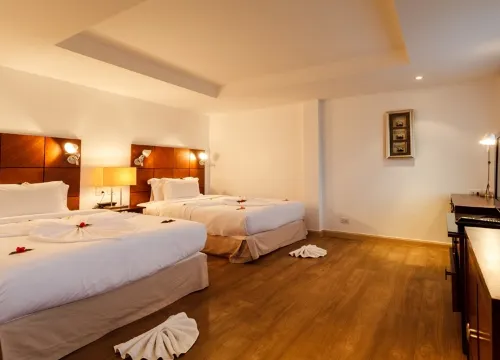 วิลลาริมสระแบบสี่ห้องนอน