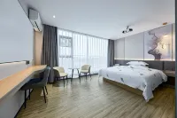 Fengji Hotel (Guangzhou New Baiyun International Airport Experience Store) Hotels near Muslim Site of Worship