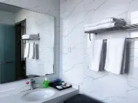 Weihai Wanghaige Seaview Apartment (Huoju 8th Street/International Bathing Beach)