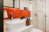 Yiduo Hotel (Qinzhou Nanzhu Avenue Niannianfeng Plaza)