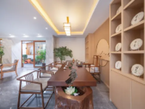 Yuehao. Designer Garden Mei Suk(Lijiang Sifang Street) โรงแรมในลี่เจียง