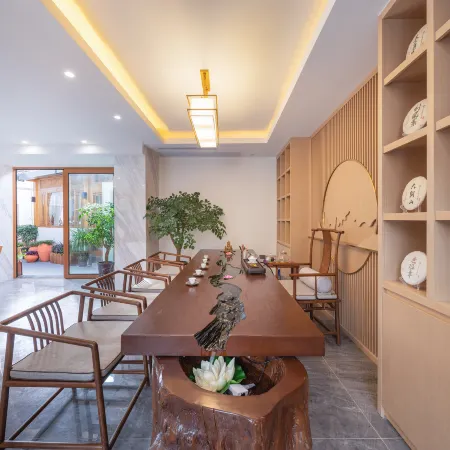 Yuehao. Designer Garden Mei Suk(Lijiang Sifang Street) Отели рядом с достопримечательностью «Улица Сыфан»