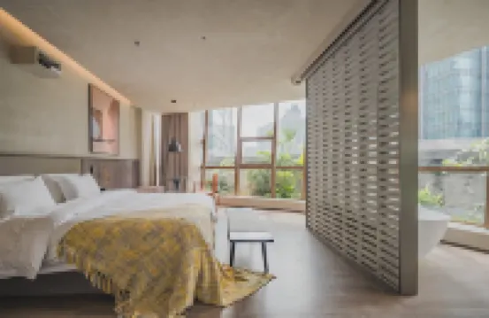 Late Autumn Designer Hotel (Chongqing Jiefangbei Hongyadong Branch)