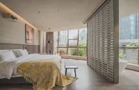 Late Autumn Designer Hotel (Chongqing Jiefangbei Hongyadong Branch)