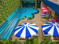 Ashley Tugu Tani Menteng - Pools