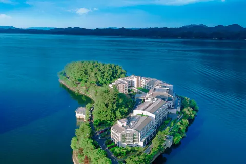 voco Thousand Island Lake