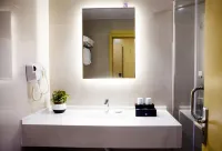 GreenTree Inn(Wuxue Kanjiang Avenue) Hotels in Wuxue