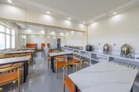 Xining Baide Business Hotel(Nanchuan East Road)
