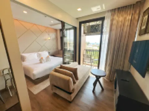 ザ プラウド カロン ビーチ プーケット トレードマーク コレクション バイ ウィンダム カロン ビューポイント周辺のホテル