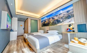 Urban Light Hotel (Kunming South Railway Station Chunrong Street Subway Station)